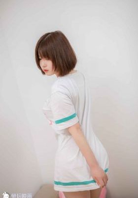大胸妹子被揉胸动态图在线播放_BD英语高清免费观看